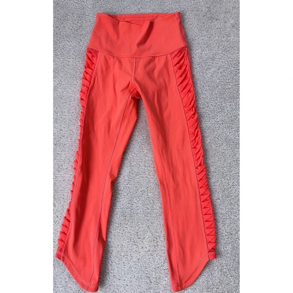 Lululemon Sunshine Salutation Cropped Leggings Size 2 EUC